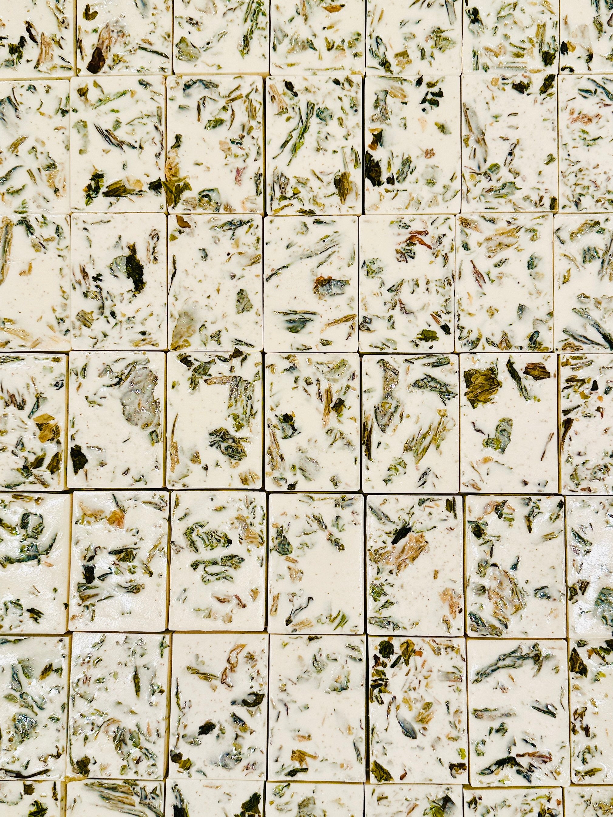 Exfoliating Kelp + Oatmeal Body Bar